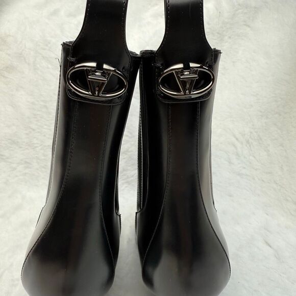 Valentino Garavani VLogo 75MM Lockette Beatle in Brushed Calfskin Boots - Picture 9 of 13